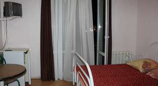 Гостиница Guest house Evrika Геленджик Двухместный номер с 1 кроватью и балконом-3